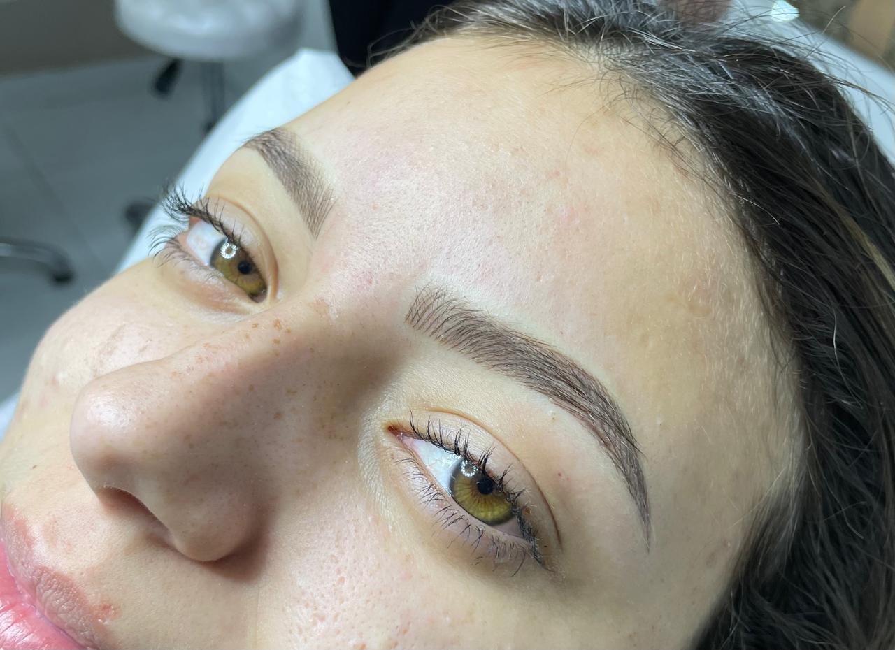 Shadow line no Tatuapé, técnica fio e sombra em sobrancelhas, São Paulo